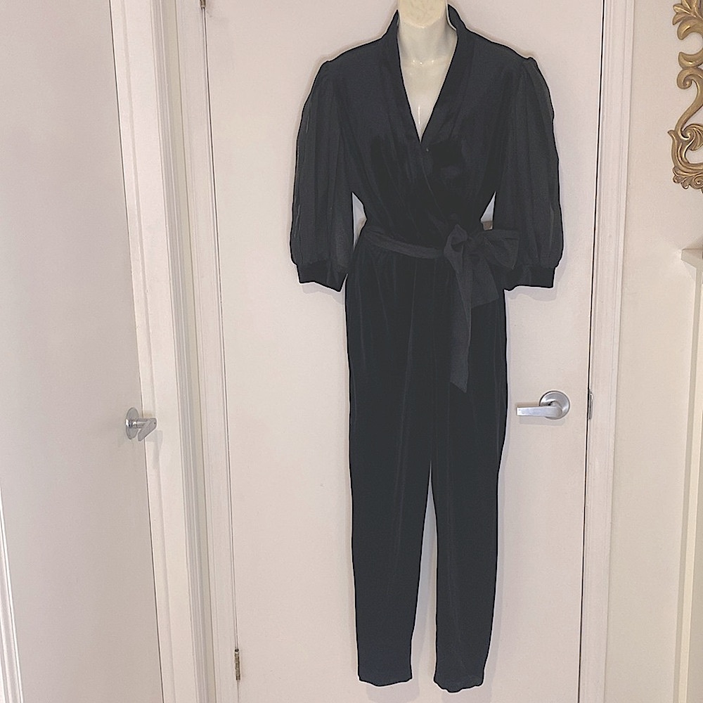Black Velvet/Velour 1980’s Vintage Jumpsuit w Sheer 3/4 L Sleeve Size Medium